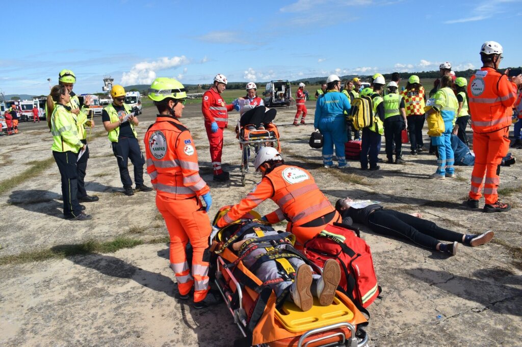 Incidente aereo all’aeroporto di Ampugnano, ma è soltanto un’esercitazione
