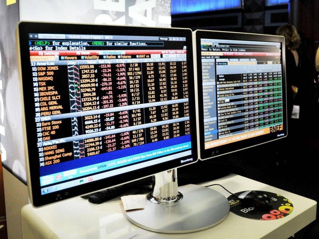 Stellantis domina la settimana di Piazza Affari. Bene moda e telecomunicazioni, crolla Mediobanca